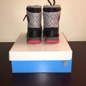 57 off carters shoes carters boy snow boots size 7 toddler poshmark toddler boy snow boots size 7
